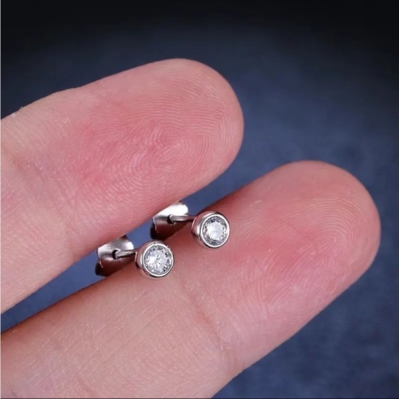 Certified .6ct t.w. Moissanite Bezel Silver Stud Earrings NEW - Picture 3 of 12